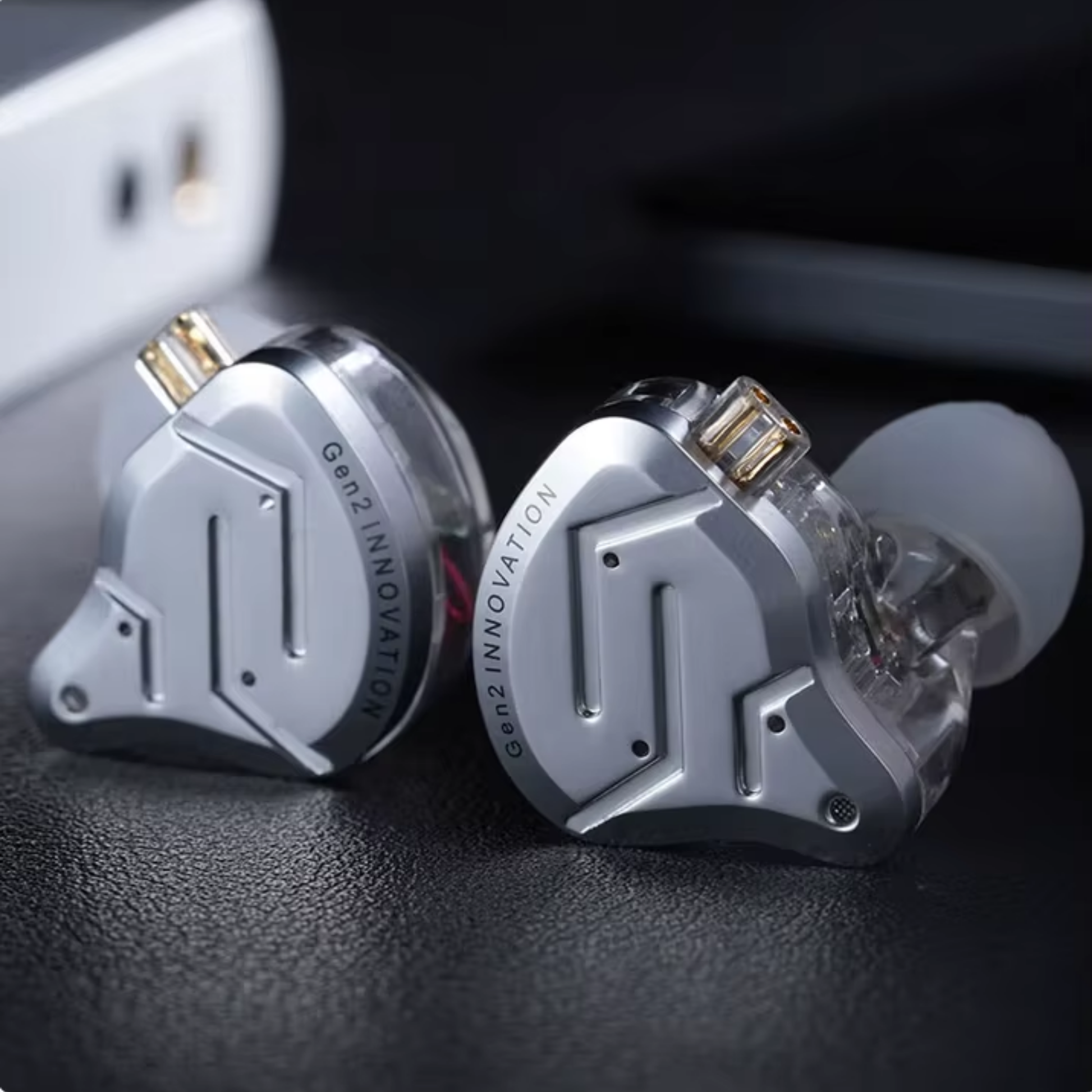 Descubre KZ ZSN Pro 2, los IEMs híbridos con driver dinámico super‑lineal de 10 mm y balanced armature optimizado, diseñados para ofrecer graves potentes, agudos claros y una escena sonora equilibrada. Su nuevo crossover electrónico y diseño ergonómico garantizan precisión, comodidad y aislamiento de ruido en cada escucha. Disponible con envíos a regiones seleccionadas.
